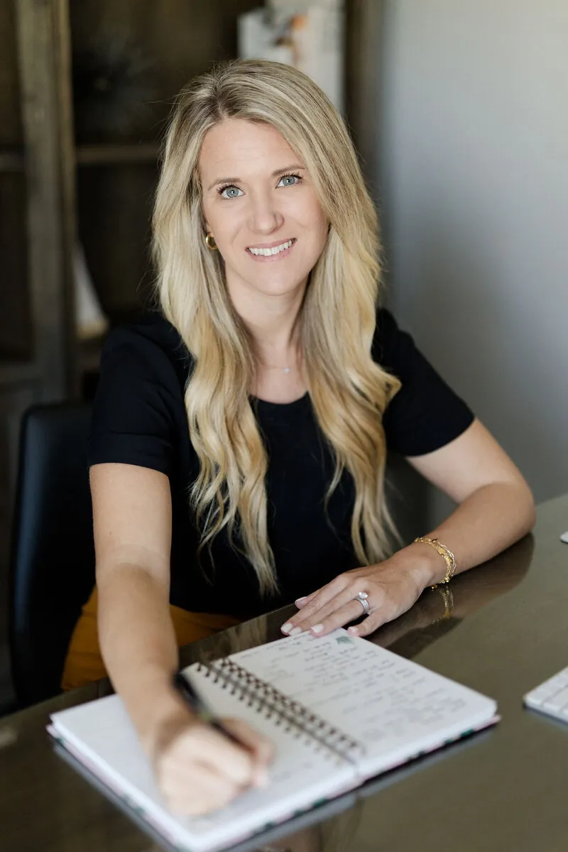 Registered dietitian reviewing a personalized PCOS nutrition plan
